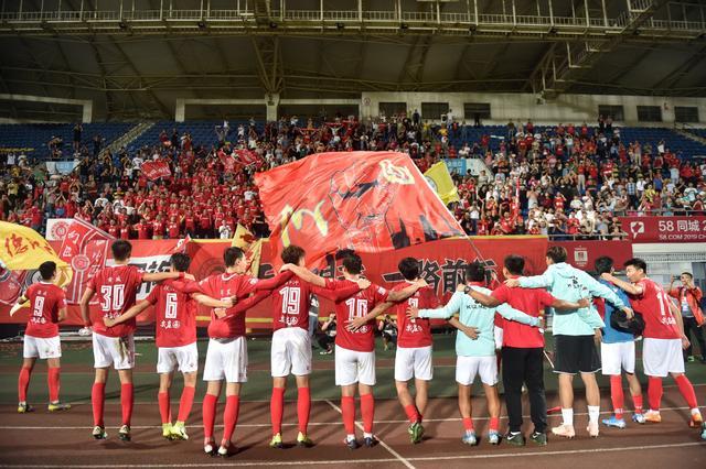 特种兵一起进场！《和平精英》HarmonyOS NEXT版发布