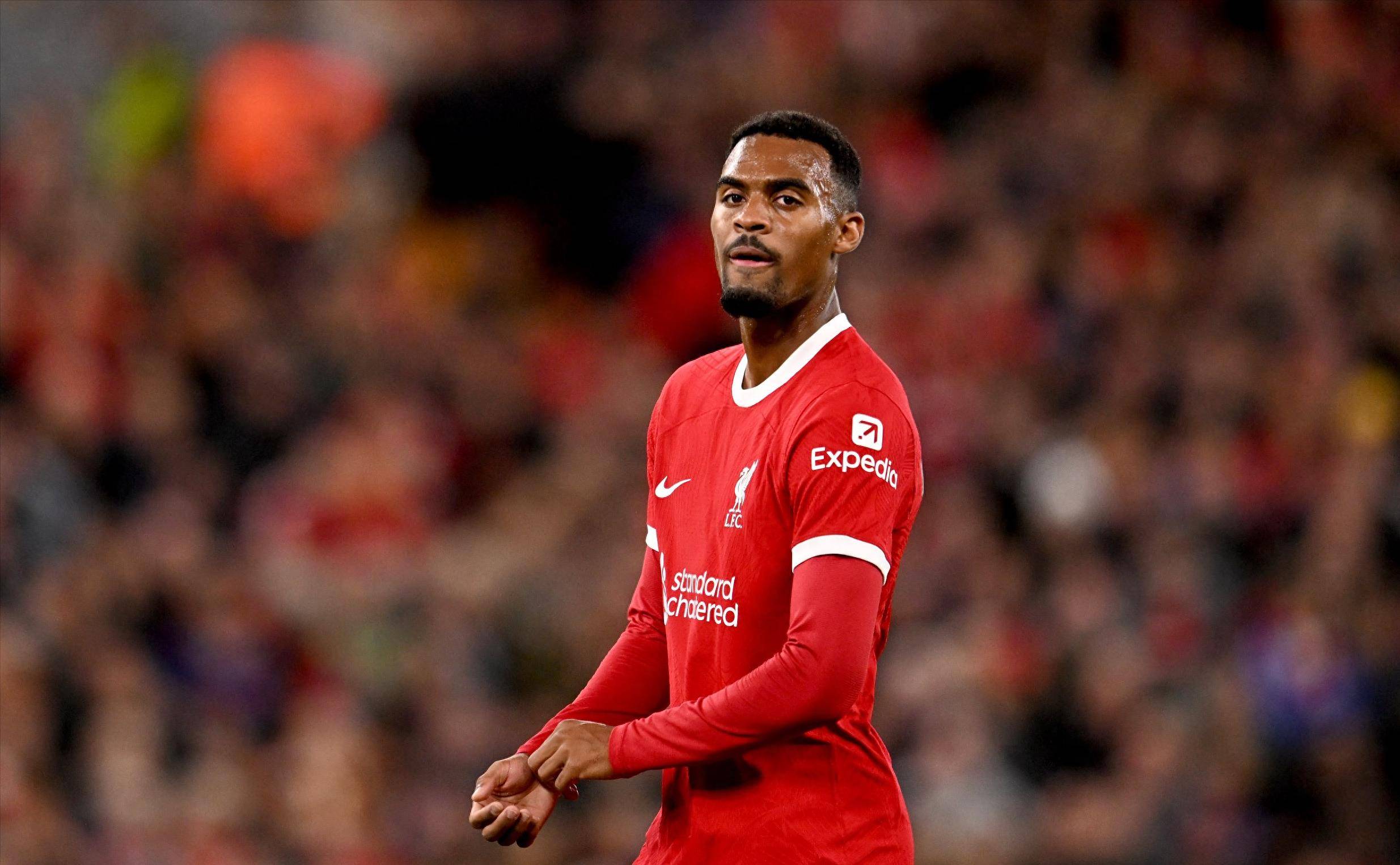 开拓者摆烂疑云：杨瀚森或迎生涯转折点，雄鹿交易暗藏玄机？